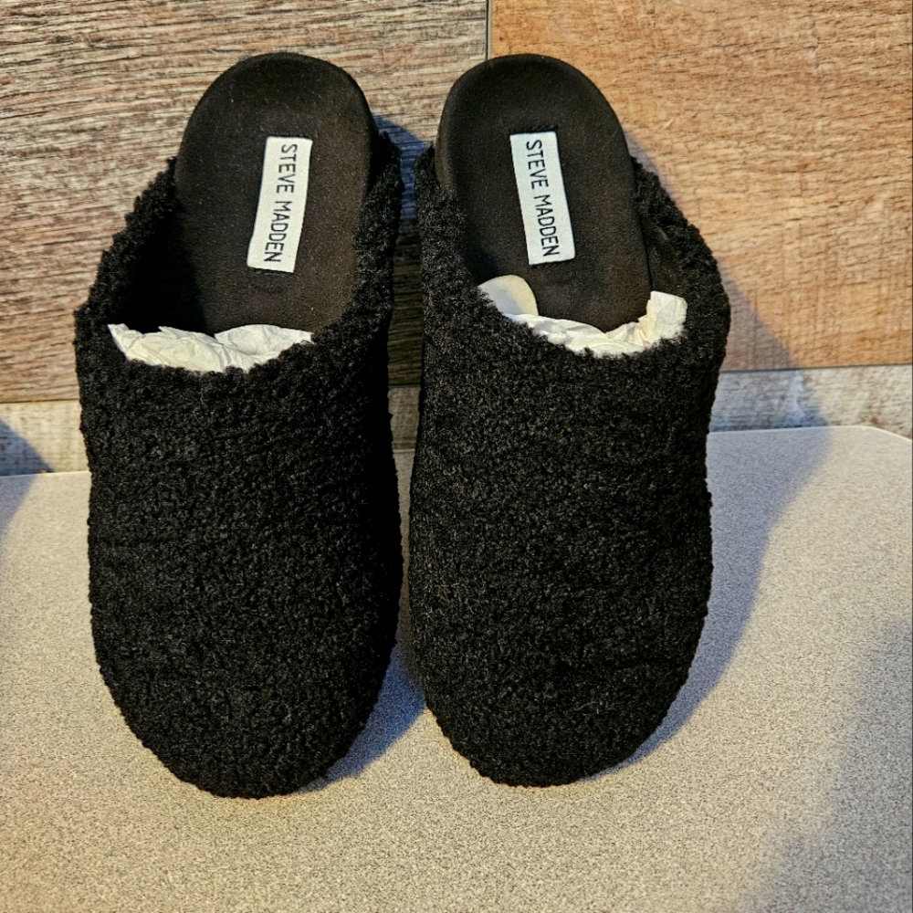 New Steve Madden black slippers size 7